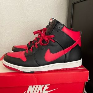 Nike dunks breds